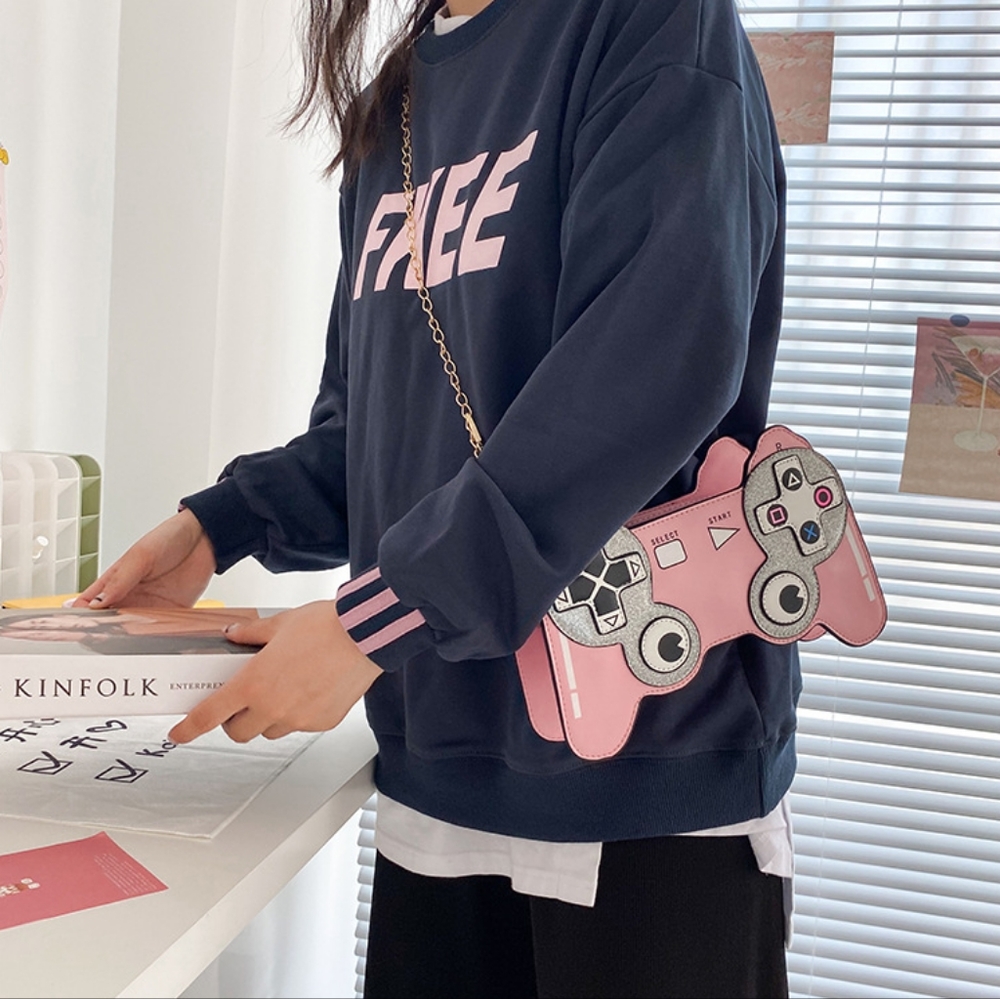 NOVELTY GAME PAD SHAPED CROSSBODY BAG - Picture 8 of 14